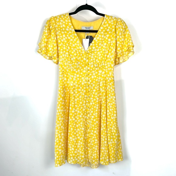 Ever New Pria Gold Lawson Ditsy Button Through Mini Dress - Picture 2 of 9